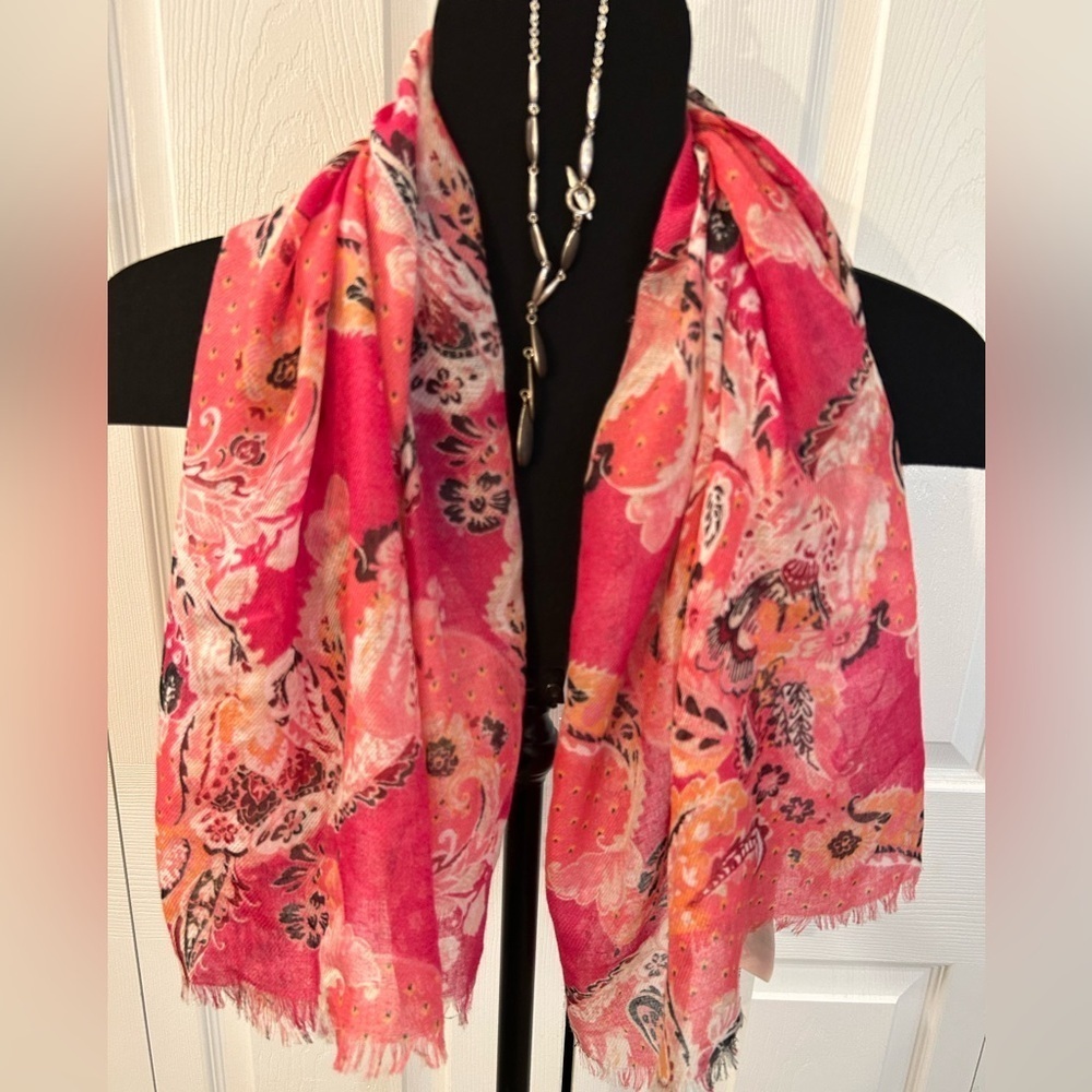 NWT Gorgeous Chicos lite weight large Scarf